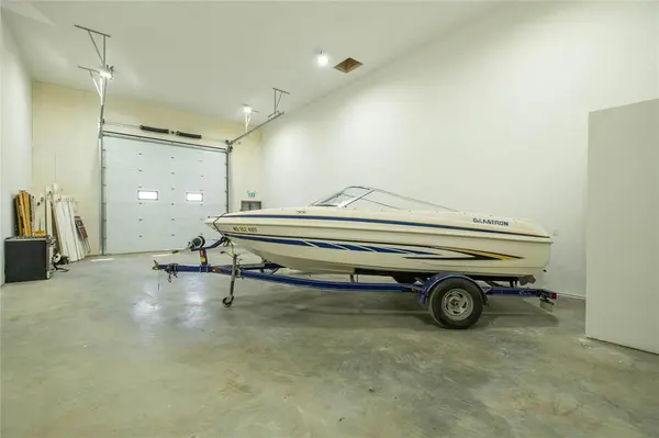 735 Schultz AVE, Niverville, MB R0A 1E0