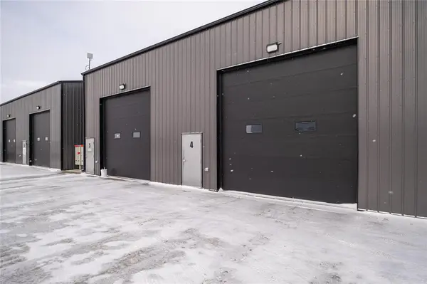 735 Schultz RD, Niverville, MB R0A 1E0