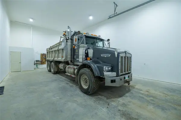 735 Schultz RD, Niverville, MB R0A 1E0