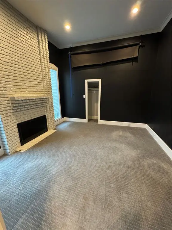 1016 Frost Hollow Drive, Desoto, TX 75115