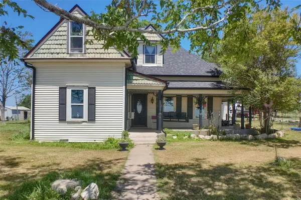 1025 HCR 2421 Road, Hillsboro, TX 76645