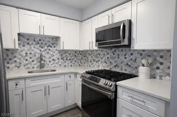 40 Loantaka Way #J, Madison Boro, NJ 07940