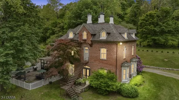 20 Belvidere Ave, Oxford Twp., NJ 07863