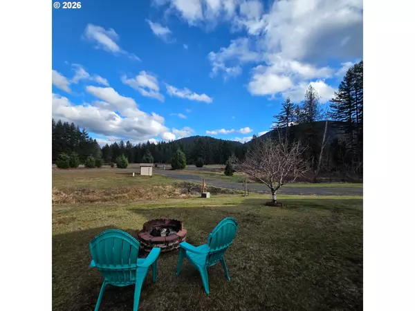 Carson, WA 98610,252 BLACKLEDGE RD