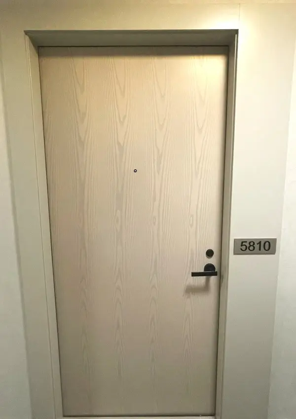 8 Interchange WAY #5810, Vaughan, ON L4K 5Z7