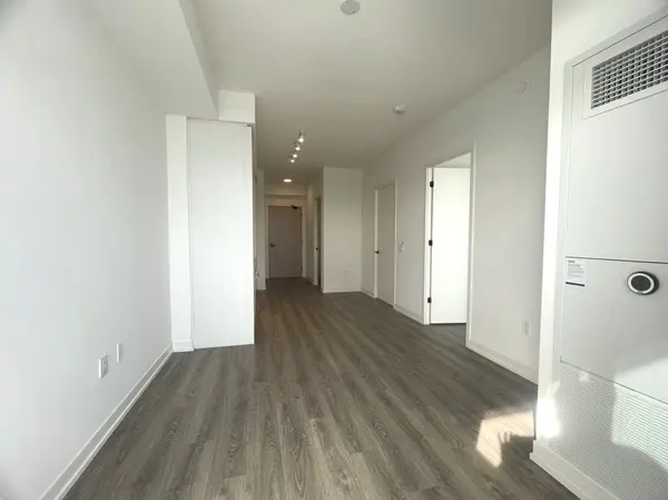 8 Interchange WAY #5810, Vaughan, ON L4K 5Z7