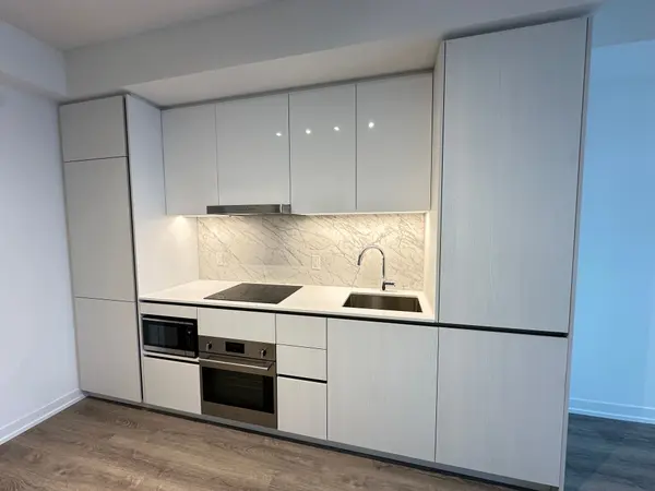 8 Interchange WAY #4805, Vaughan, ON L4K 5Z7