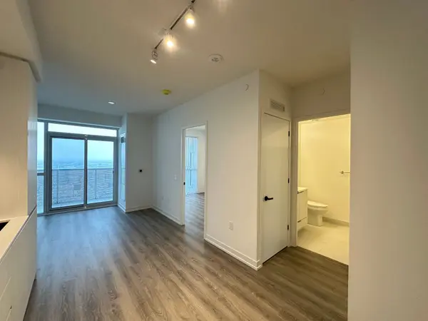 8 Interchange WAY #4805, Vaughan, ON L4K 5Z7