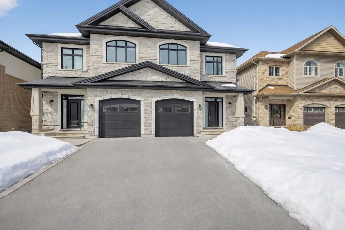 71 Eleanor DR, Cityview - Parkwoods Hills - Rideau Shore, ON K2E 6A1