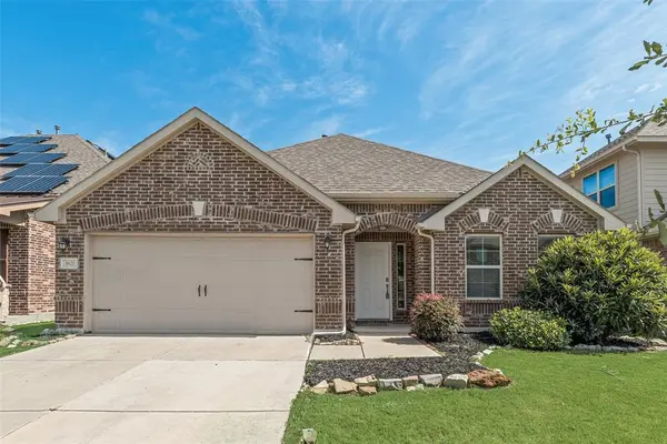 1821 Ridge Creek Lane,  Aubrey,  TX 76227