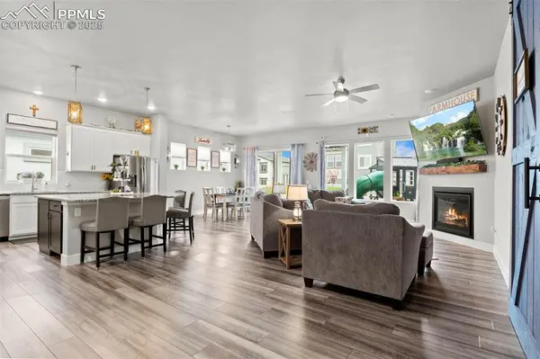 6698 Enclave Vista LOOP, Colorado Springs, CO 80924