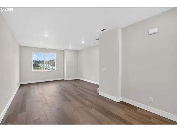 7513 NW ELEANOR AVE, Portland, OR 97229