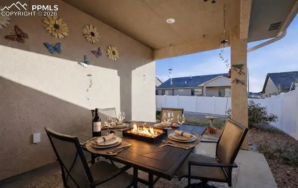 2218 Cliffmoor LN, Pueblo, CO 81008