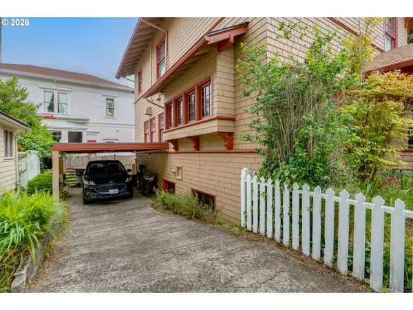 Astoria, OR 97103,1528 IRVING AVE