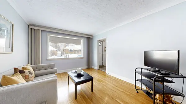 199 Strathnairn AVE, Toronto W04, ON M6M 2G6