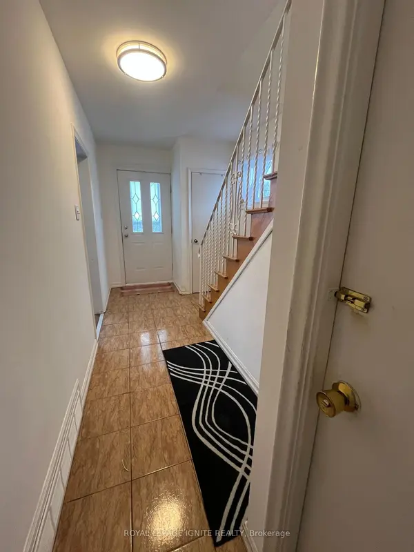 55 Dalrymple DR, Toronto W03, ON M6N 4S2