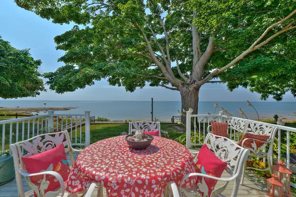 10773 Lakeshore RD, Wainfleet, ON L0S 1V0