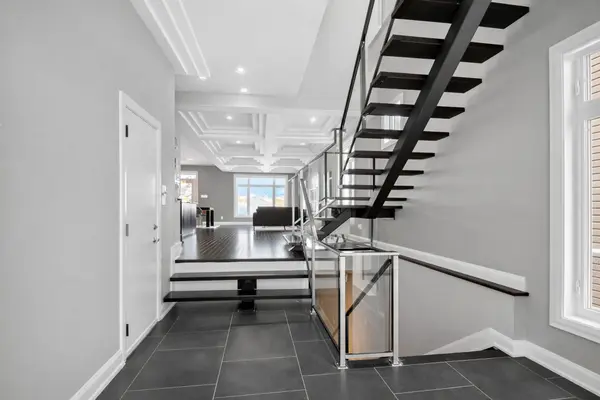 71 Eleanor DR, Cityview - Parkwoods Hills - Rideau Shore, ON K2E 6A1