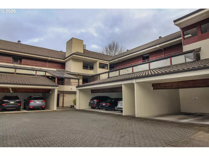 5250 S LANDING DR #304B1, Portland, OR 97239