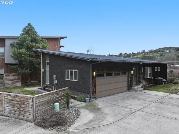 The Dalles, OR 97058,170 BLUE HERON CT