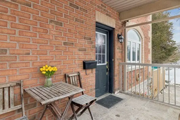 125 Hall ST #23, Richmond Hill, ON L4C 4N9