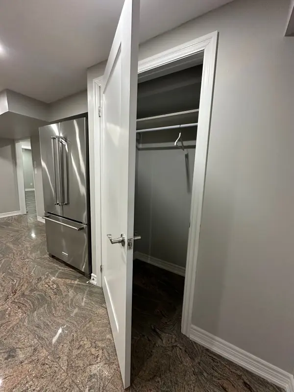 3252 Palmer DR, Burlington, ON L7M 1M1