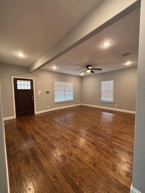 704 S Clinton Avenue, Dallas, TX 75208