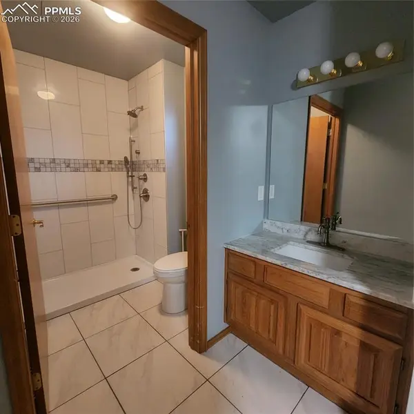 1014 Lutheran WAY, Colorado Springs, CO 80915