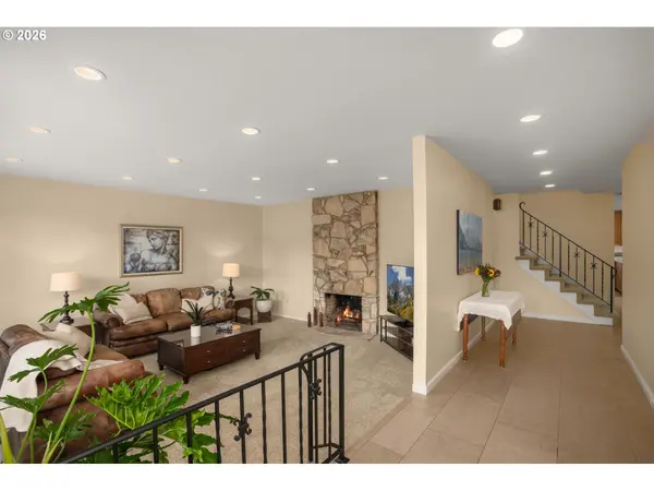 4180 NW CARLTON CT, Portland, OR 97229