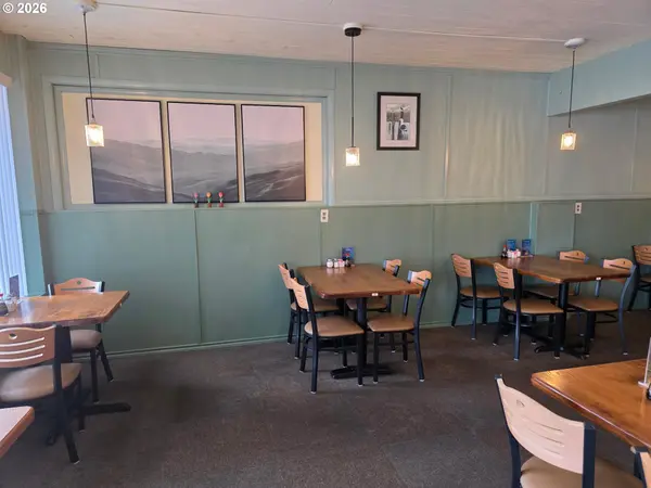 2521 W HARVARD AVE, Roseburg, OR 97471