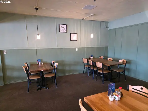 2521 W HARVARD AVE, Roseburg, OR 97471