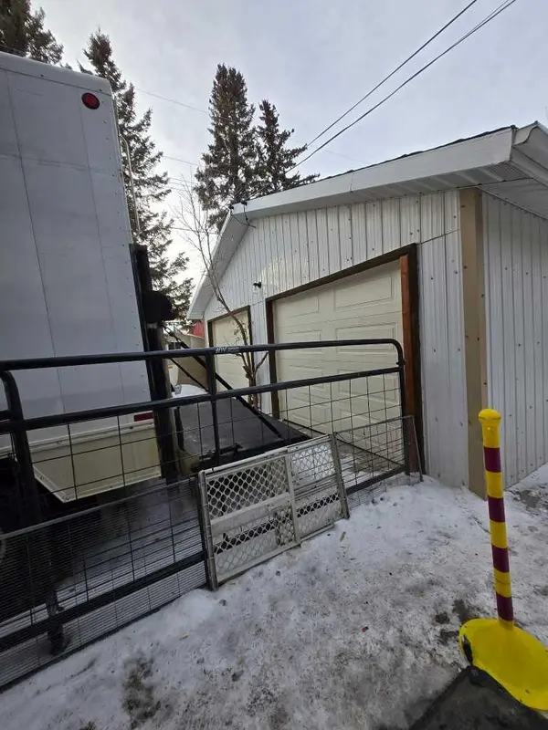 5103 49 AVE, Caroline, AB T0M 0M0