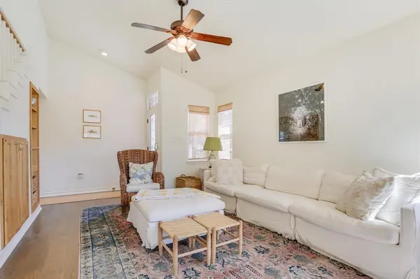 316 Mountain View, Sunrise Beach Village, TX 78643