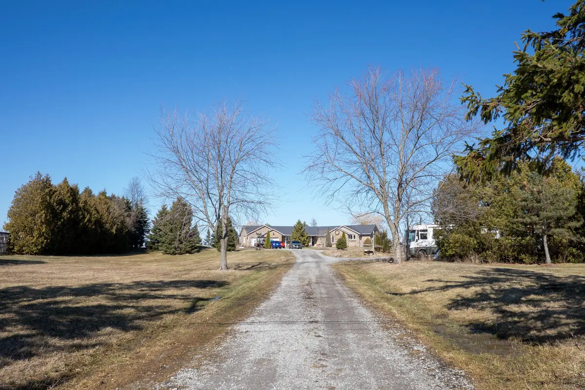 1113 Ridge RD, Hamilton, ON L8J 2X5