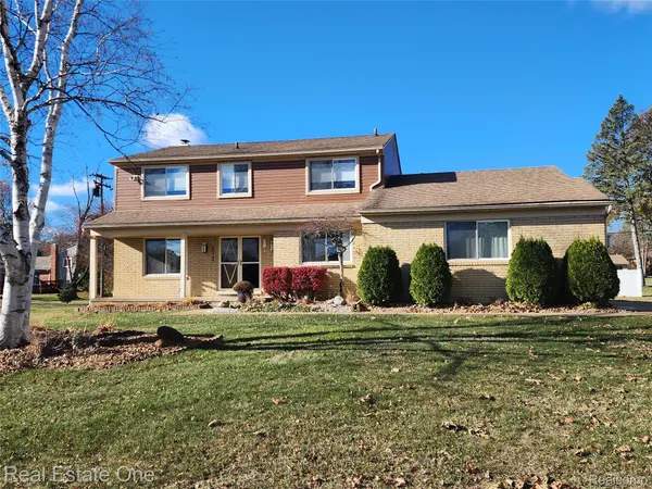 30145 Green Acres, Farmington Hills, MI 48334