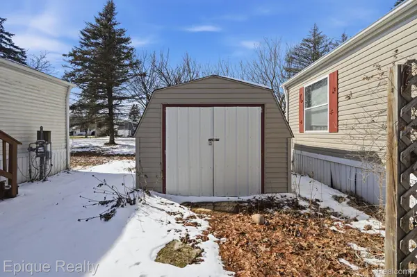 271 Lovell CT, Flushing, MI 48433