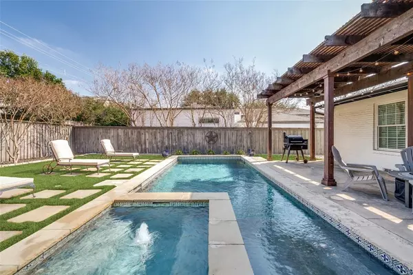 Dallas, TX 75220,4063 CLOVER Lane