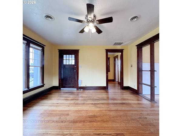 2414 3rd ST, Baker City, OR 97814