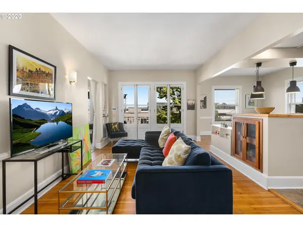 731 SW KING AVE #16, Portland, OR 97205