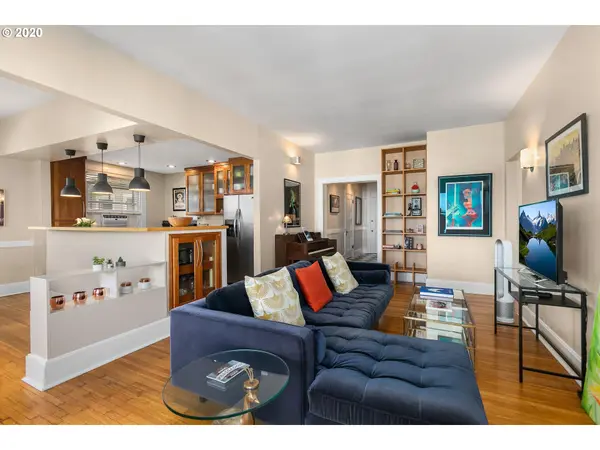 731 SW KING AVE #16, Portland, OR 97205