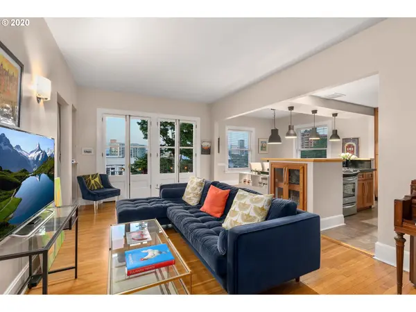 731 SW KING AVE #16, Portland, OR 97205