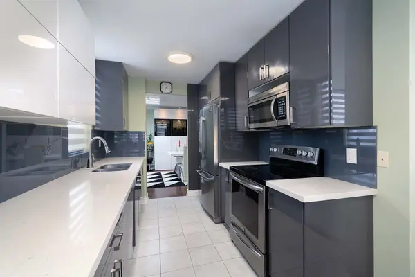 133 Torresdale AVE #402, Toronto C07, ON M2R 3T2