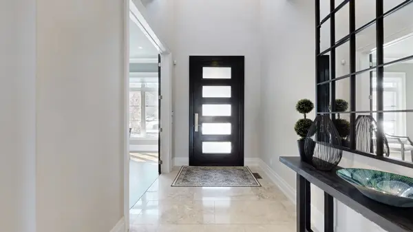 537 Marksbury RD, Pickering, ON L1W 2S7