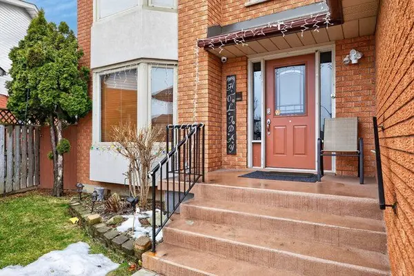 15 TALIA CT, Hamilton, ON L8E 4X8