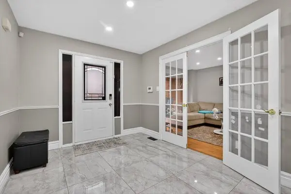 15 TALIA CT, Hamilton, ON L8E 4X8