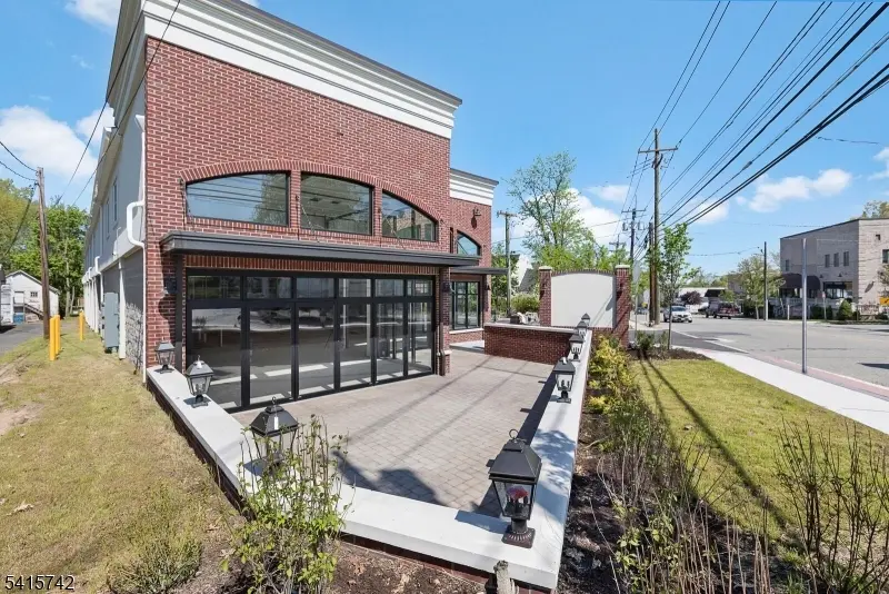 450 Pompton Ave, Cedar Grove Twp., NJ 07009