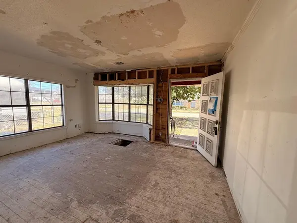 714 S Medora Street, Terrell, TX 75160