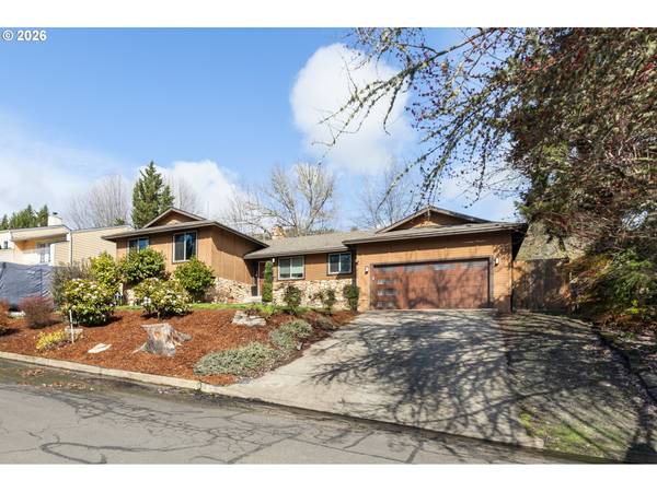 2382 NW ESQUIRE DR, Roseburg, OR 97471