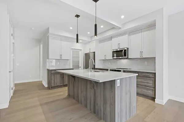 8 Topaz PL, Cochrane, AB T4C 3K2