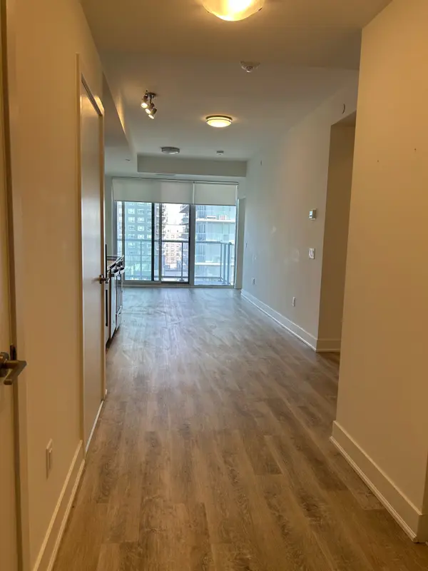 185 Deerfield DR #612, Newmarket, ON L3Y 0G7